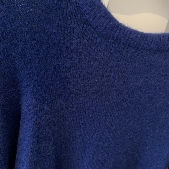 Blue sweater - Picture 2 of 2